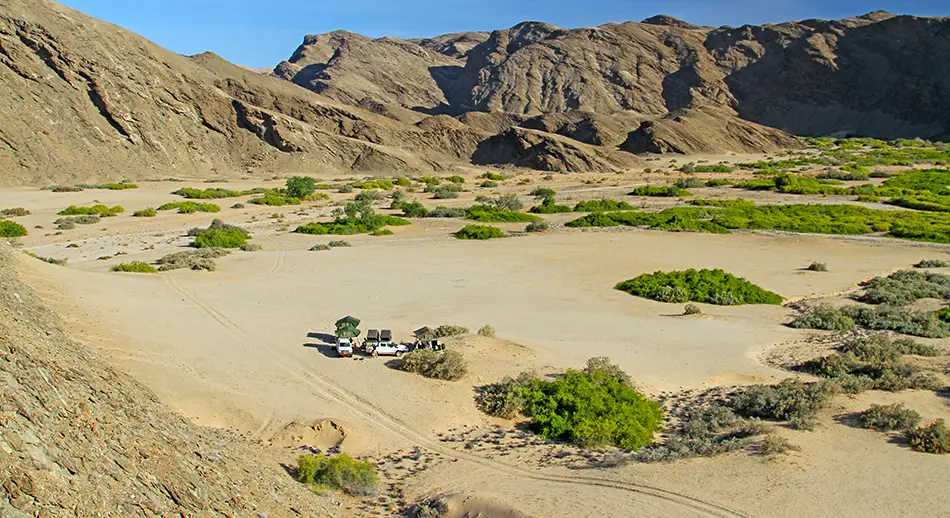 Contattaci Namibia Vacanze Self Drive su misura in con 4x4 a noleggio